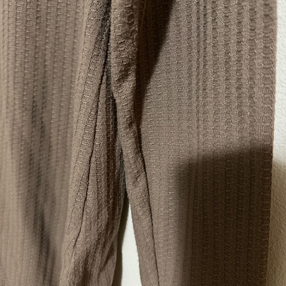 Chaser Taupe Ribbed Knit Top - Picture 5 of 7